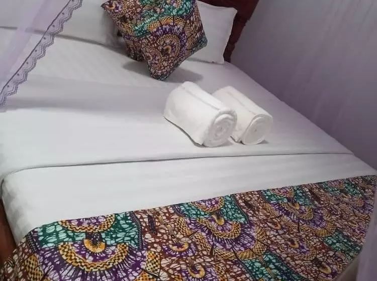 هتل Ssese Leisure Beach