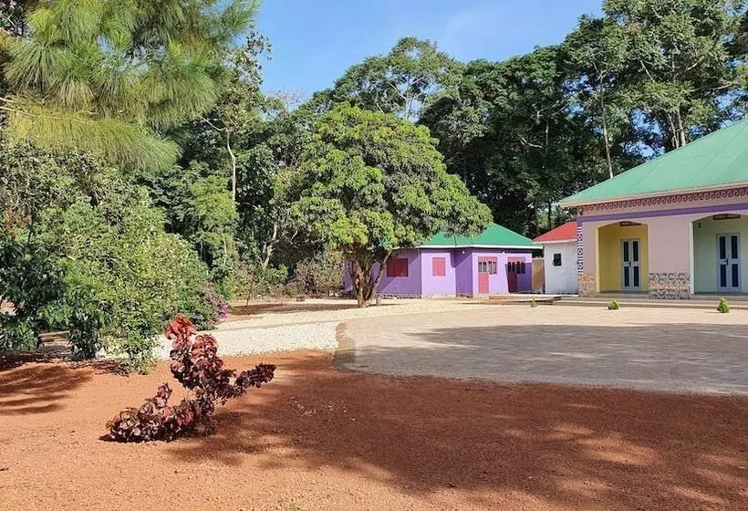 هتل Ssese Leisure Beach