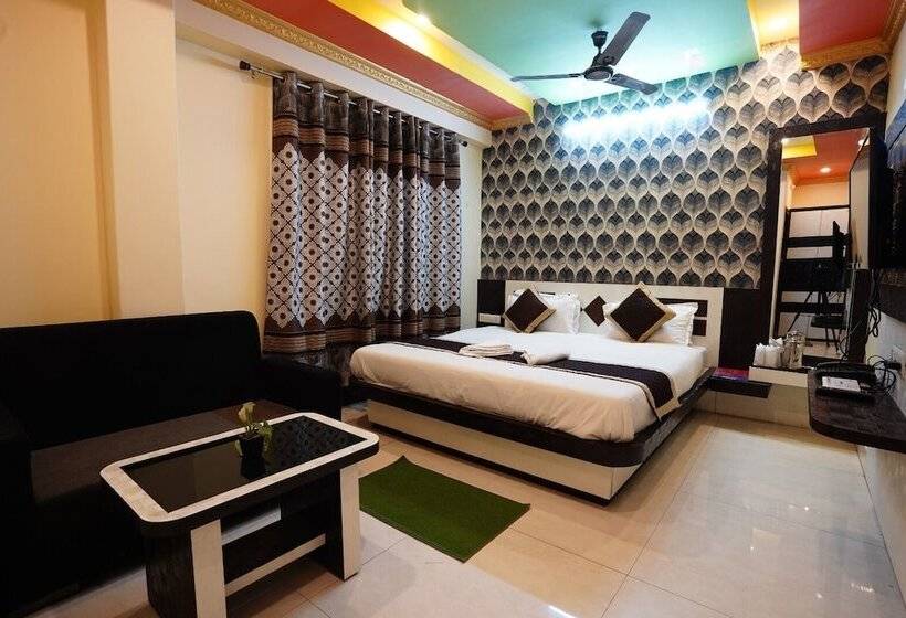 בית מלון כפרי Tirupati Lodge Private Limited