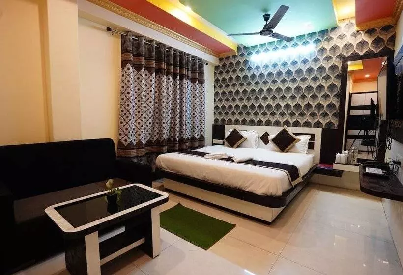 هتل Tirupati Lodge Private Limited
