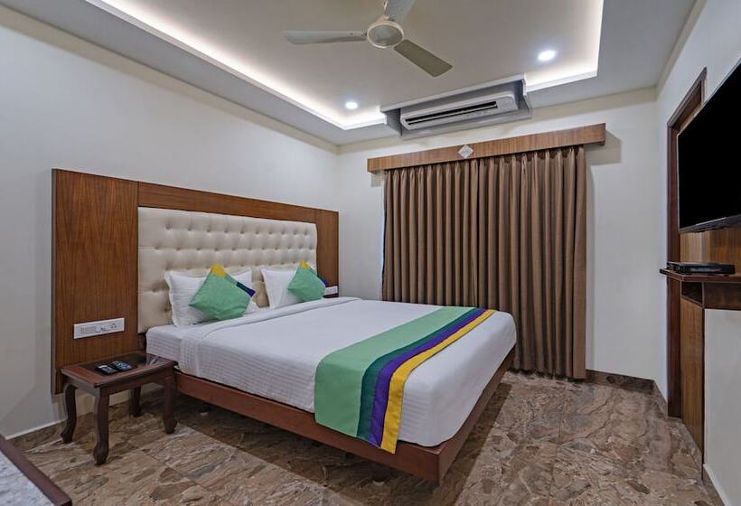 호텔 Treebo Aaravi Residency, 800 Mtrs From Promenade Beach