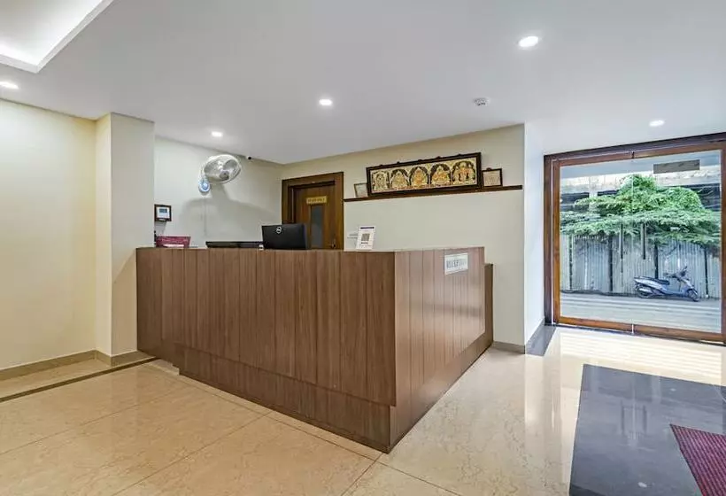هتل Treebo Aaravi Residency, 800 Mtrs From Promenade Beach