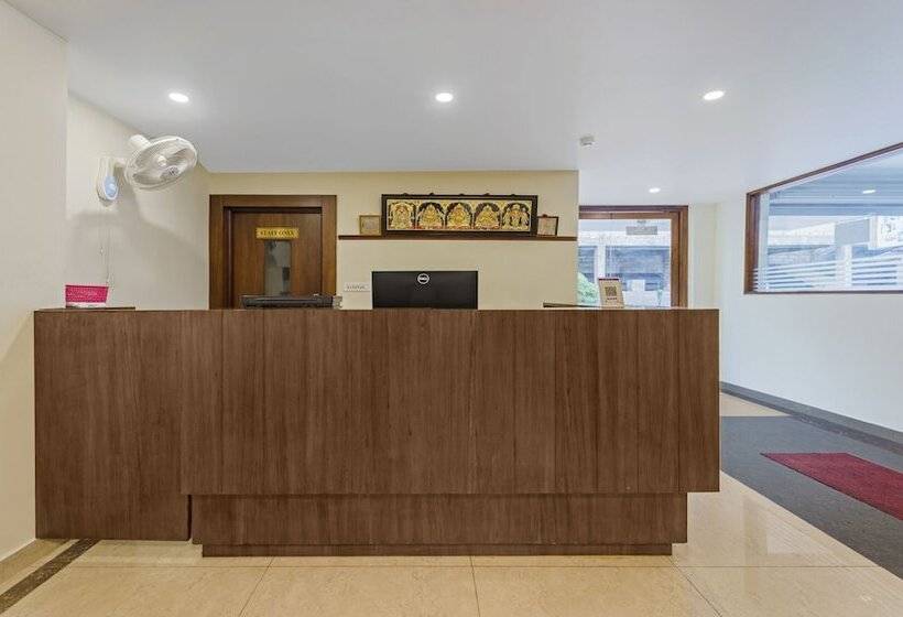 호텔 Treebo Aaravi Residency, 800 Mtrs From Promenade Beach