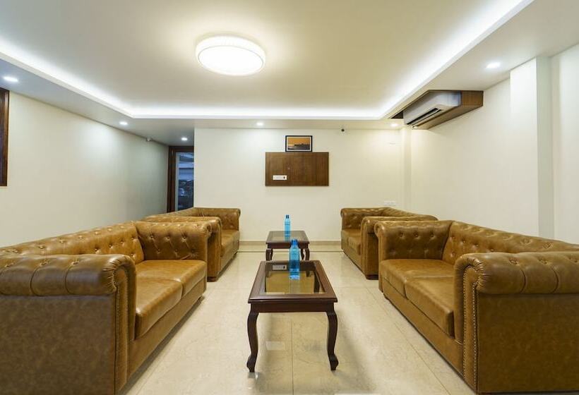 호텔 Treebo Aaravi Residency, 800 Mtrs From Promenade Beach