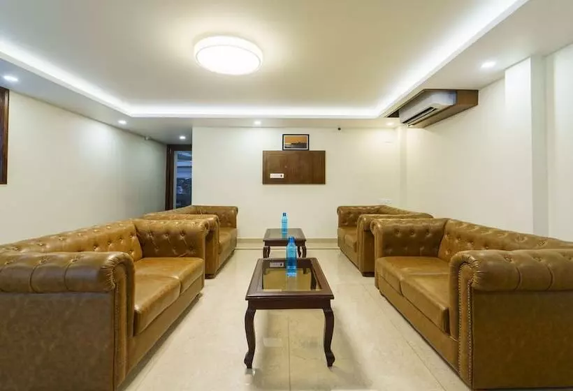 هتل Treebo Aaravi Residency, 800 Mtrs From Promenade Beach
