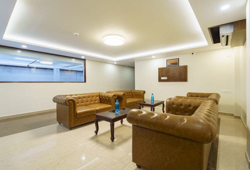 호텔 Treebo Aaravi Residency, 800 Mtrs From Promenade Beach