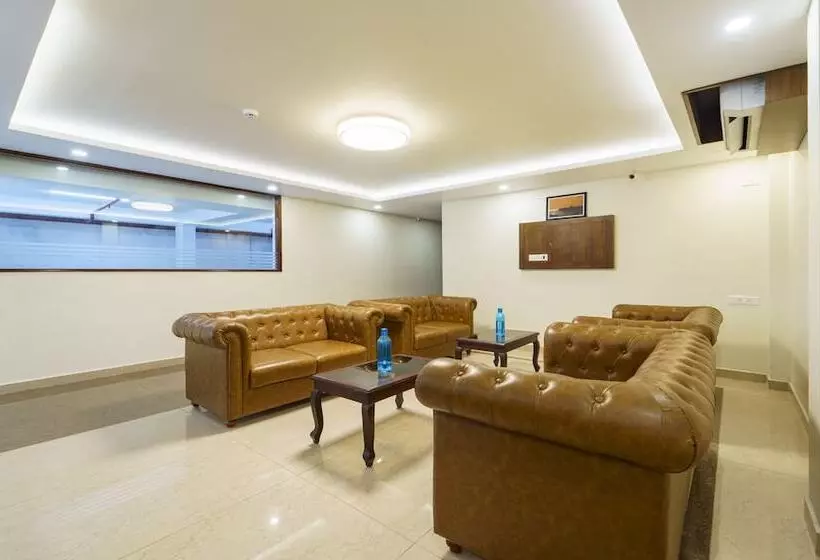 هتل Treebo Aaravi Residency, 800 Mtrs From Promenade Beach