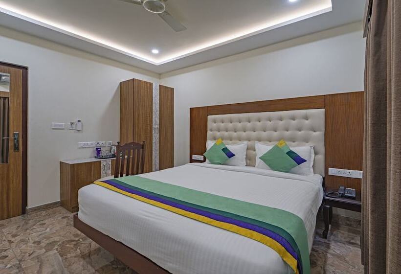 호텔 Treebo Aaravi Residency, 800 Mtrs From Promenade Beach