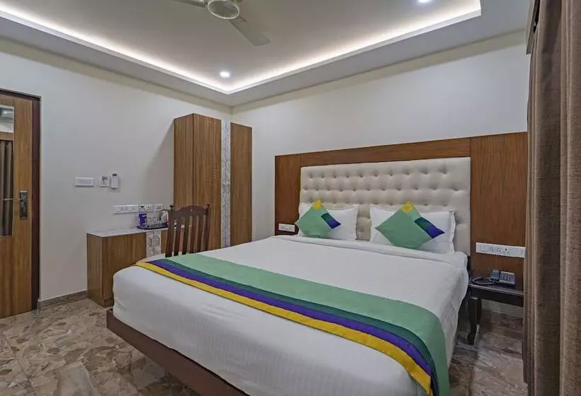 هتل Treebo Aaravi Residency, 800 Mtrs From Promenade Beach
