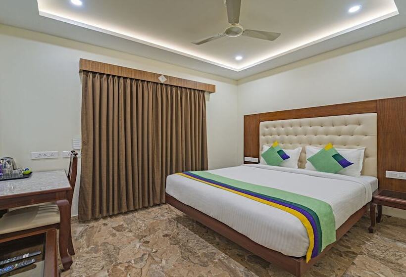 호텔 Treebo Aaravi Residency, 800 Mtrs From Promenade Beach