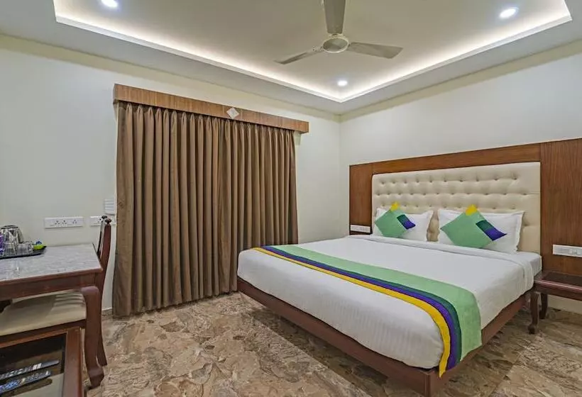 هتل Treebo Aaravi Residency, 800 Mtrs From Promenade Beach