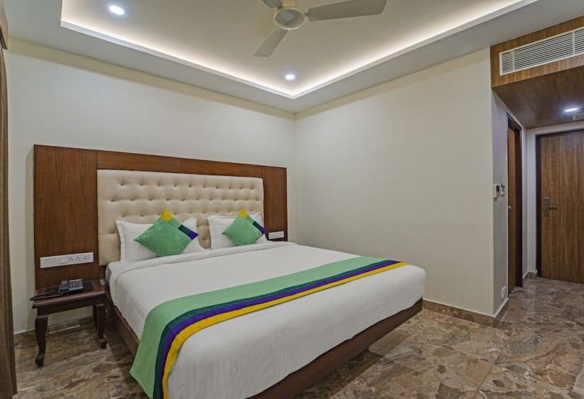 호텔 Treebo Aaravi Residency, 800 Mtrs From Promenade Beach