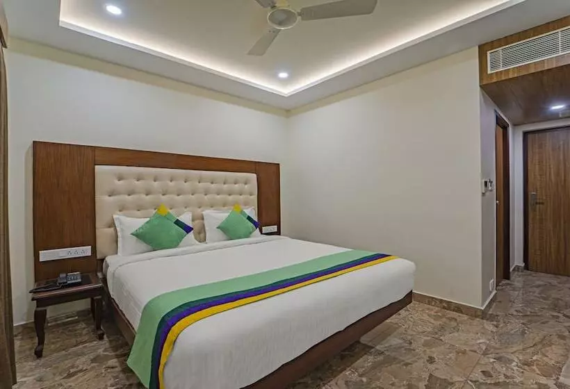 هتل Treebo Aaravi Residency, 800 Mtrs From Promenade Beach