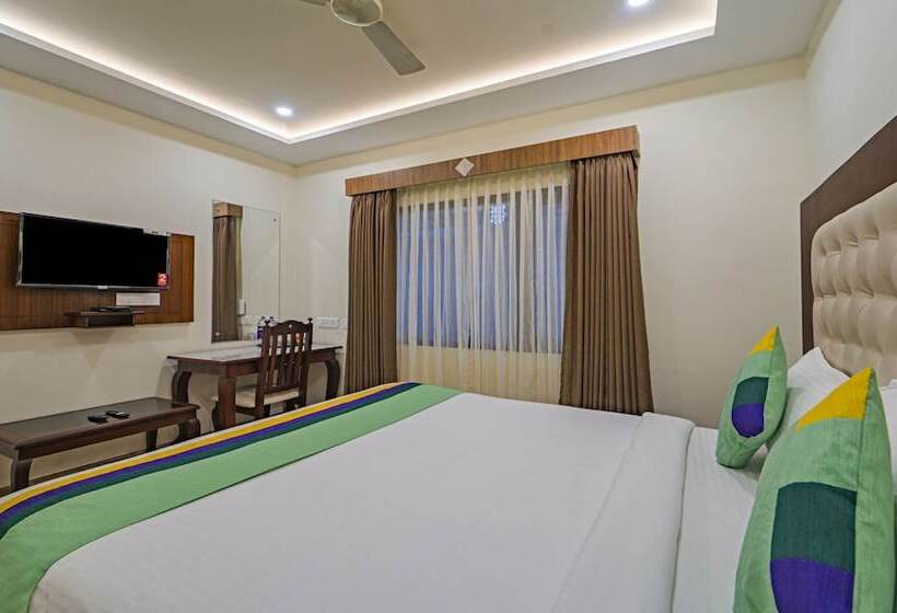 호텔 Treebo Aaravi Residency, 800 Mtrs From Promenade Beach
