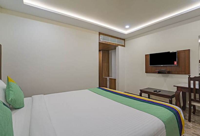 호텔 Treebo Aaravi Residency, 800 Mtrs From Promenade Beach