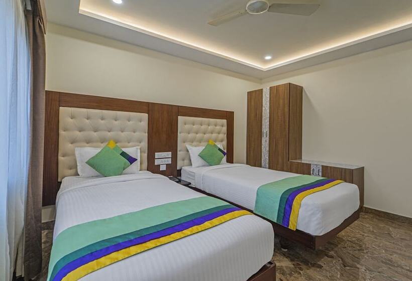 호텔 Treebo Aaravi Residency, 800 Mtrs From Promenade Beach
