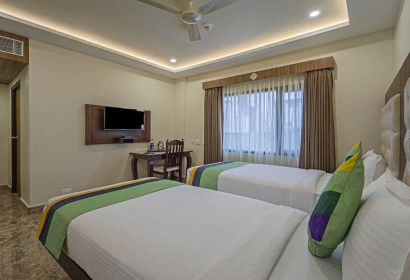 호텔 Treebo Aaravi Residency, 800 Mtrs From Promenade Beach