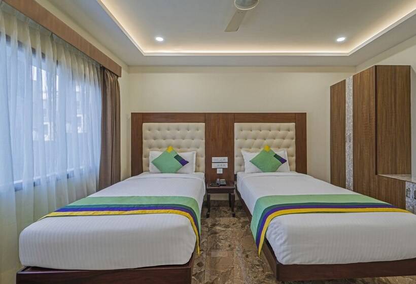 호텔 Treebo Aaravi Residency, 800 Mtrs From Promenade Beach