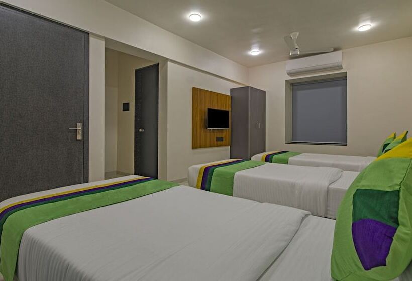 호텔 Treebo Atithi Comforts Inn