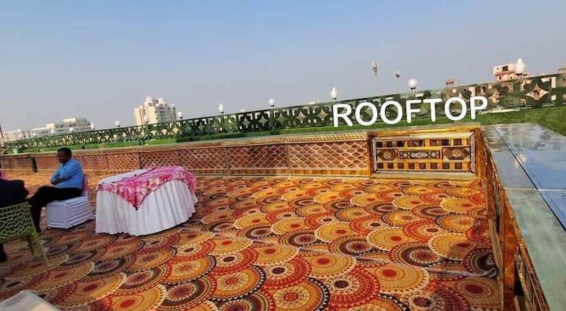 Отель Tulsi Garden   Near Prem Mandir Vrindavan