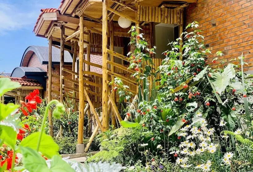 هتل Virunga Inn Resort & Spa