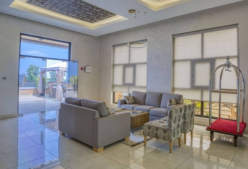 هتل Virunga Inn Resort & Spa