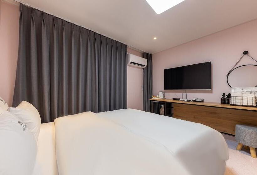 מוטל Cheongju Yongam Sloth