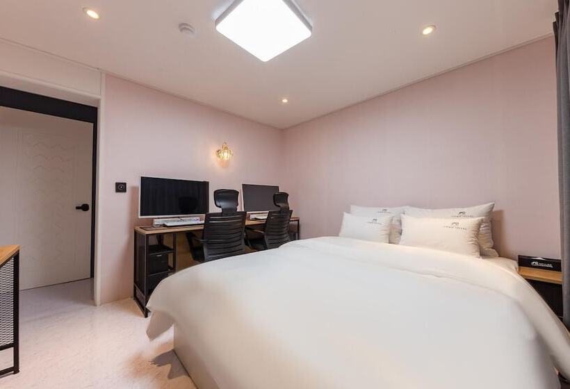 מוטל Cheongju Yongam Sloth