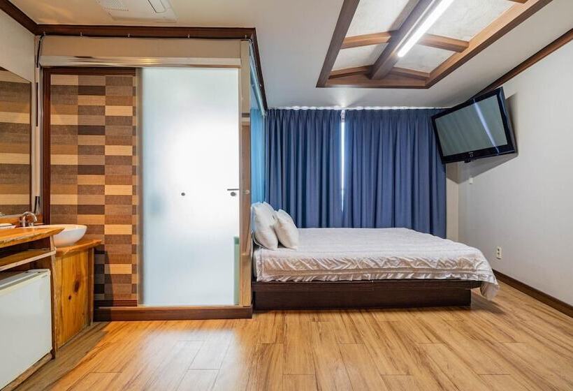 מוטל Gangneung Gyeongpodae Daedeokosutel