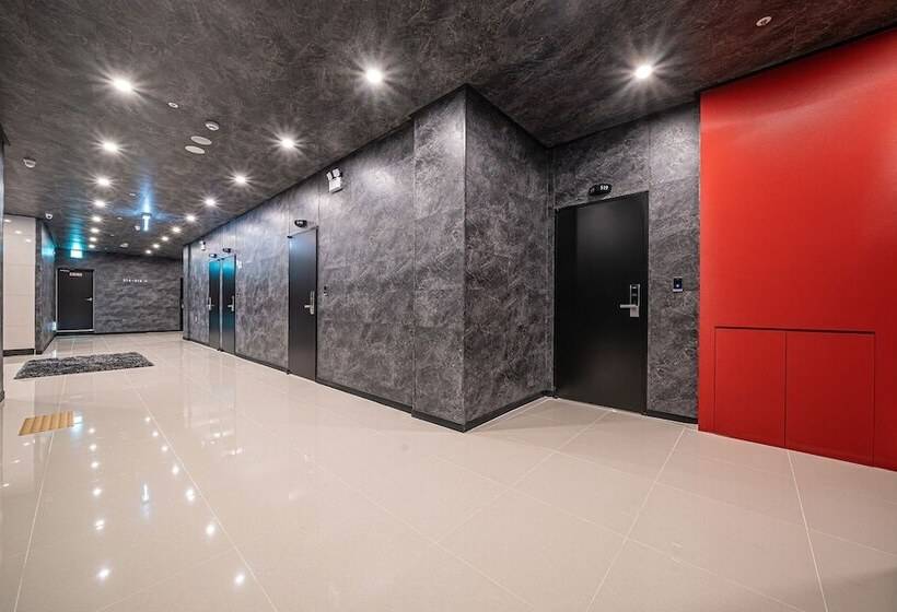 فندق على الطريق Hwaseong Hotel And You