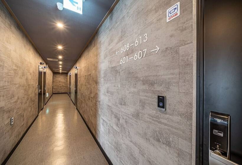 فندق على الطريق Hwaseong Hotel And You