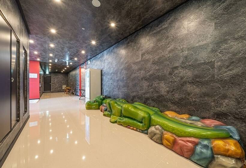 فندق على الطريق Hwaseong Hotel And You