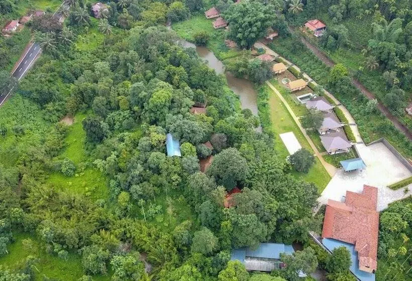 リゾートホテル Sterling Vythiri Wayanad