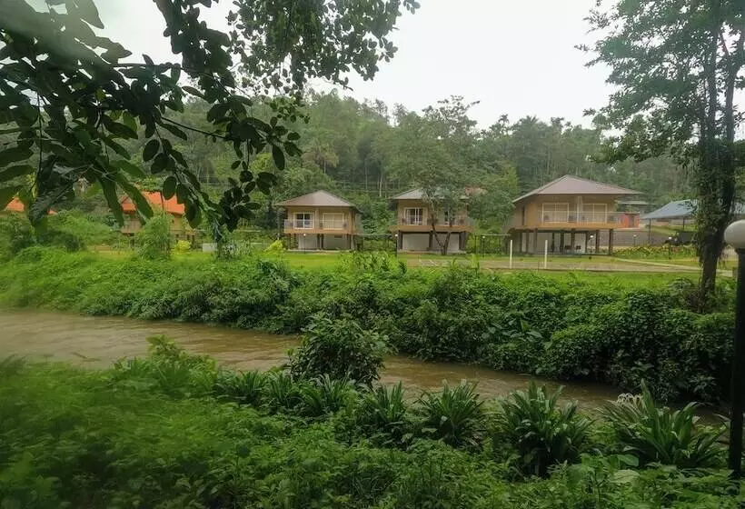 リゾートホテル Sterling Vythiri Wayanad
