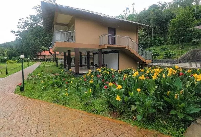 リゾートホテル Sterling Vythiri Wayanad