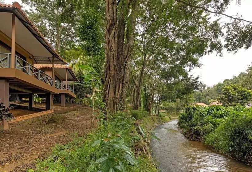 リゾートホテル Sterling Vythiri Wayanad