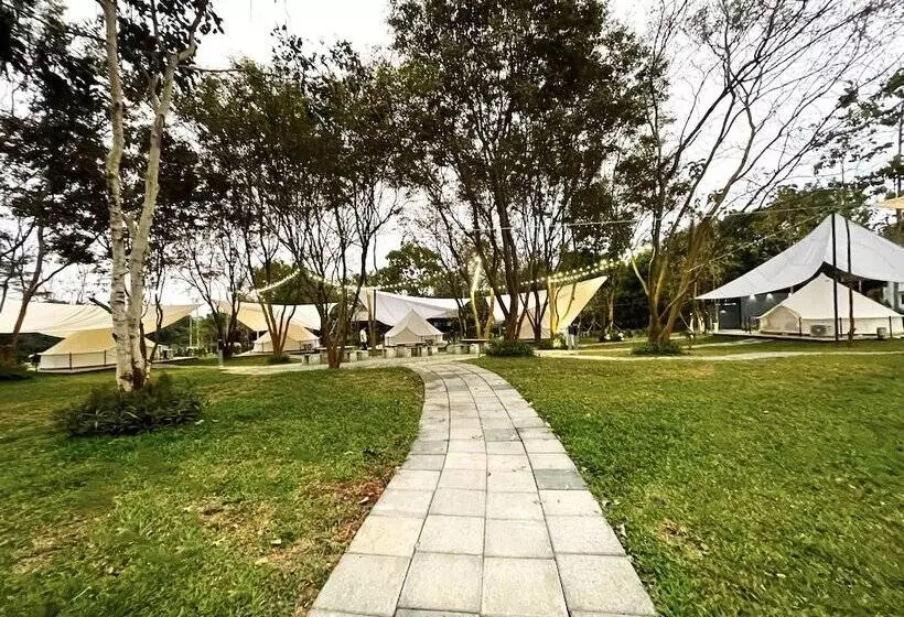Lomakeskus The Wild Khao Yai   Glamping
