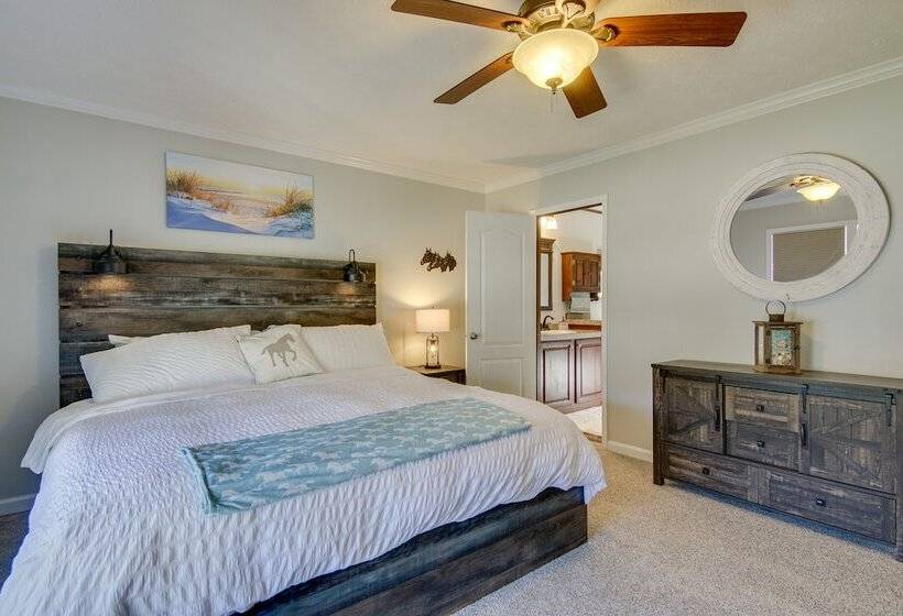 Beach Bay Pony Place W/ Ponies: 1 Mi To Water!