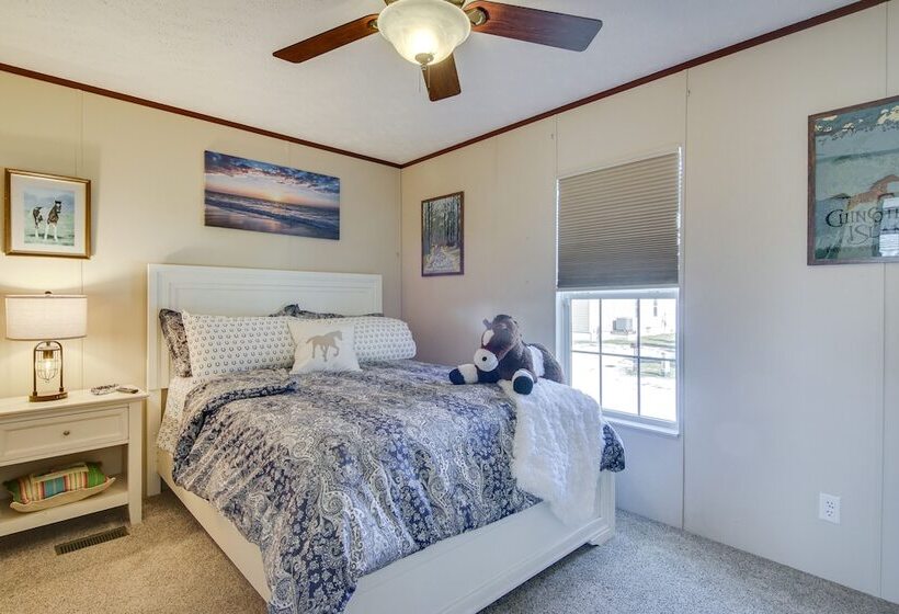 Beach Bay Pony Place W/ Ponies: 1 Mi To Water!