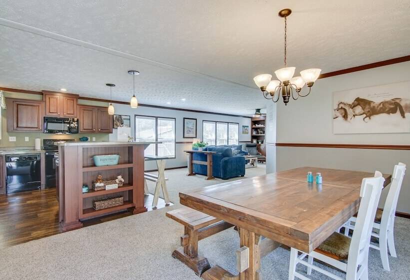 Beach Bay Pony Place W/ Ponies: 1 Mi To Water!