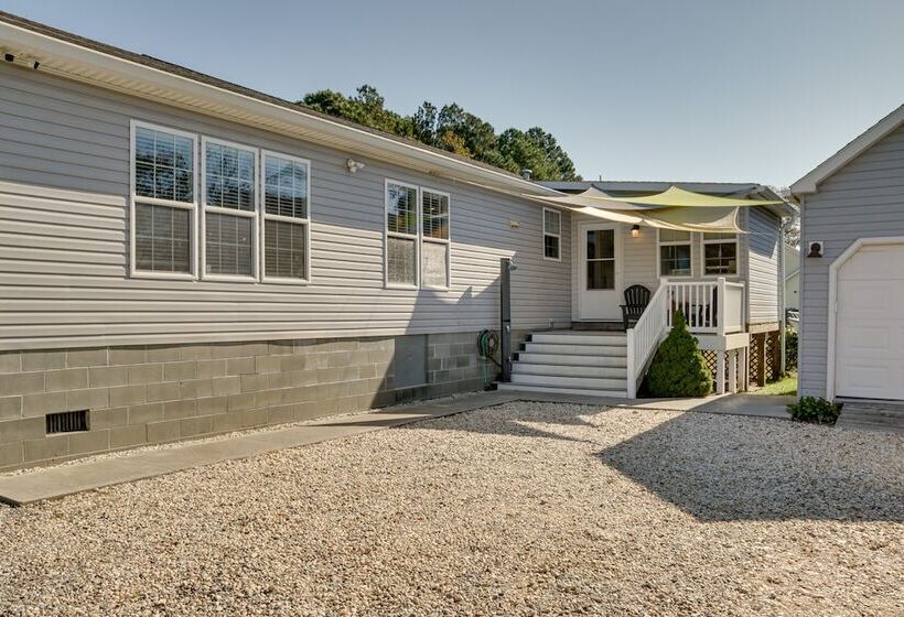 Beach Bay Pony Place W/ Ponies: 1 Mi To Water!