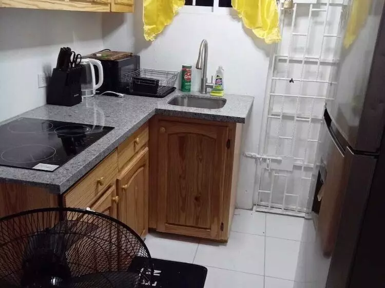 تختخواب و صبحانه Harmony Vybz Apartment