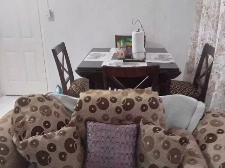 تختخواب و صبحانه Harmony Vybz Apartment