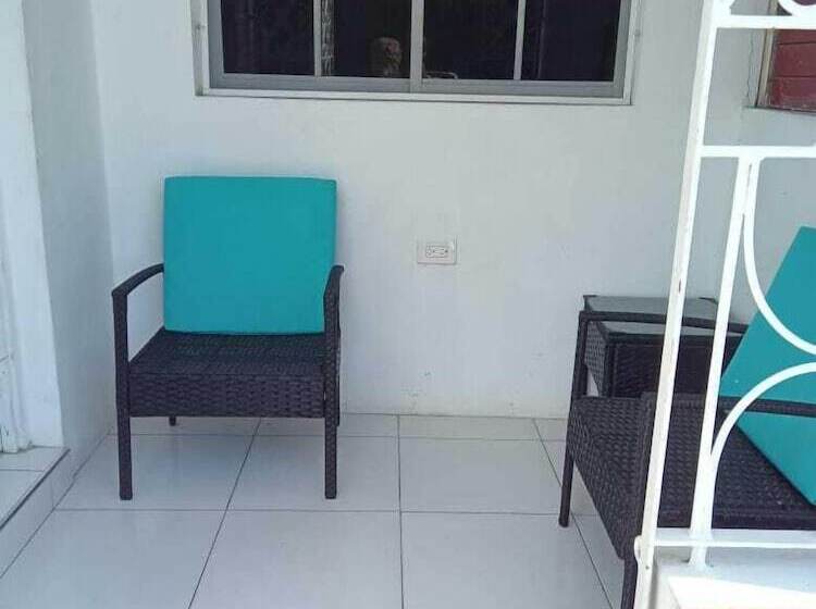 تختخواب و صبحانه Harmony Vybz Apartment