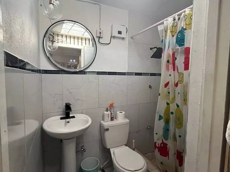 تختخواب و صبحانه Harmony Vybz Apartment