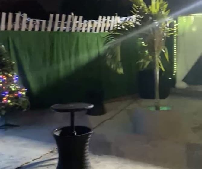 تختخواب و صبحانه Harmony Vybz Apartment