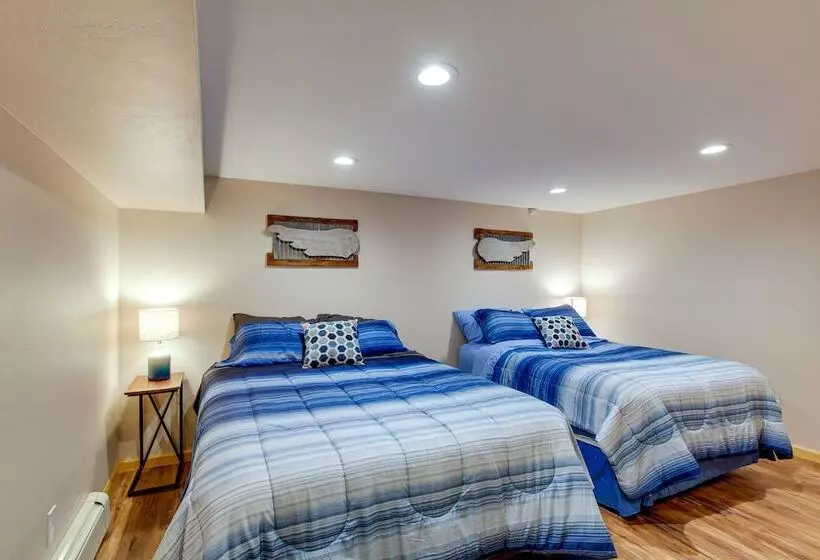 Charming Clintonville Retreat   Relax & Kayak!