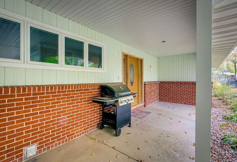 Charming Clintonville Retreat   Relax & Kayak!