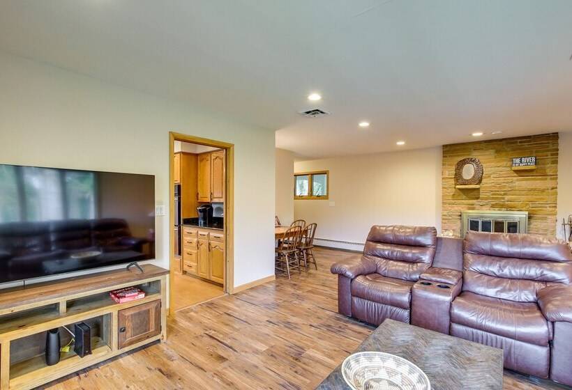 Charming Clintonville Retreat   Relax & Kayak!