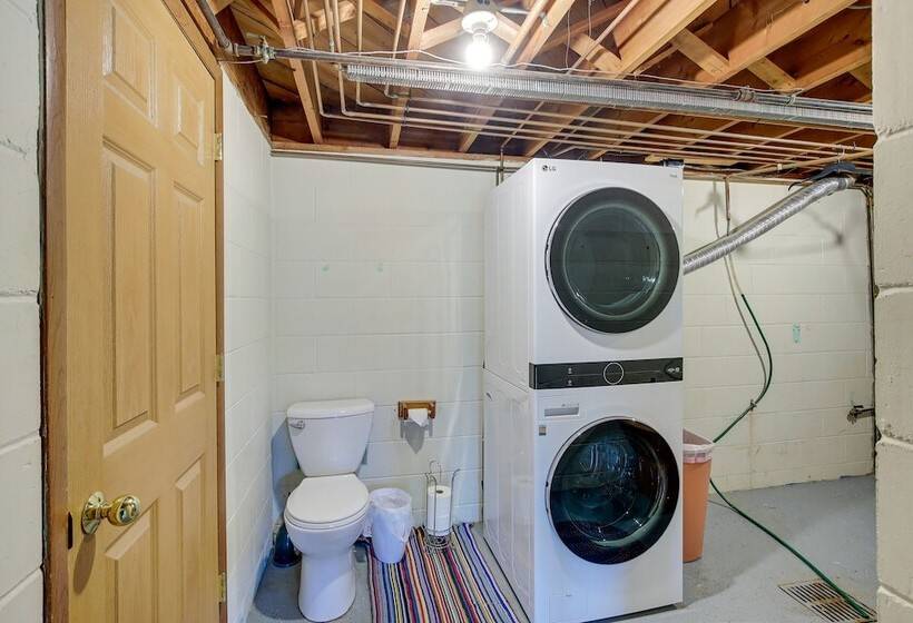 Charming Clintonville Retreat   Relax & Kayak!